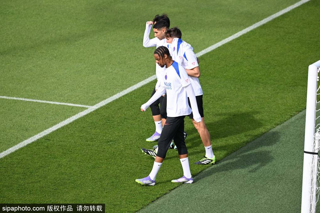 引发了球迷, 并不是一帆